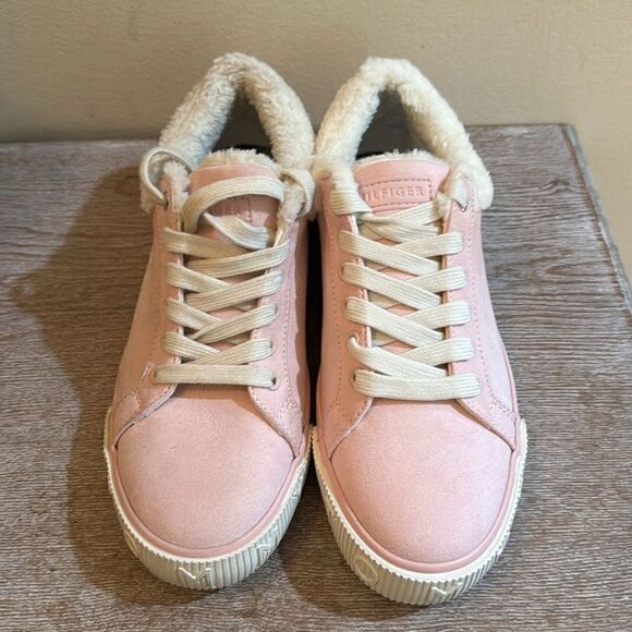 Tommy Hilfiger Olivee2 Casual Fashion Sneakers- Light Pink- Size 7 M- NIB - Picture 2 of 9